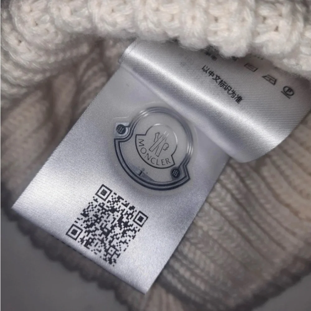 Moncler Off white Wool Real Fox Pom-Pom Beanie - Picture 5 of 5